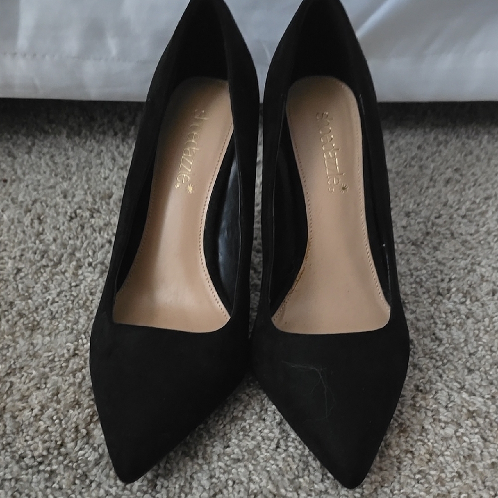 Elegant Black Women's Pumps